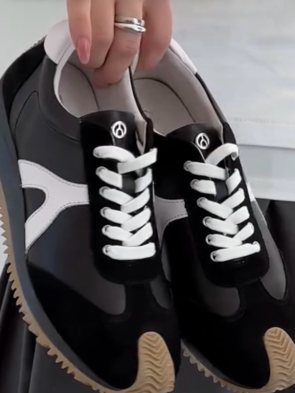Women's Sneakers wishbone